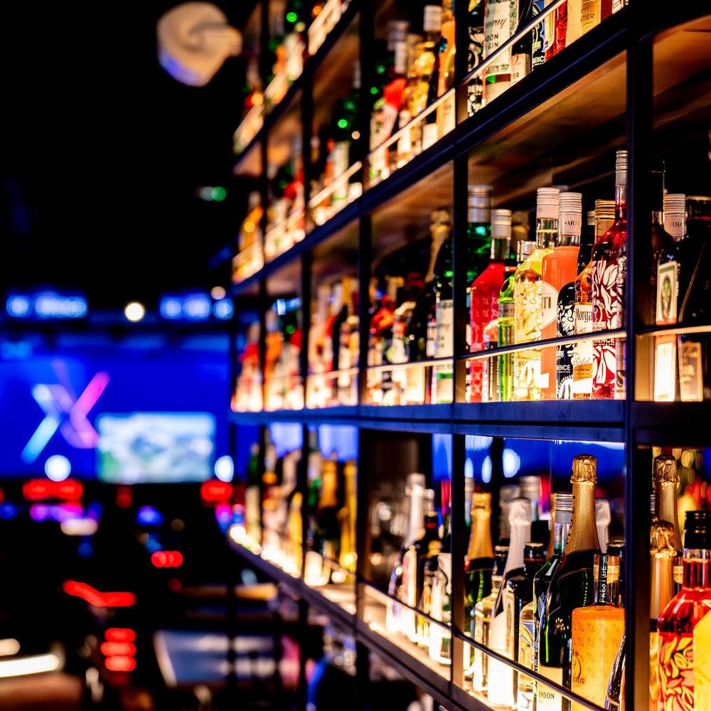 Bar & Dancefloor